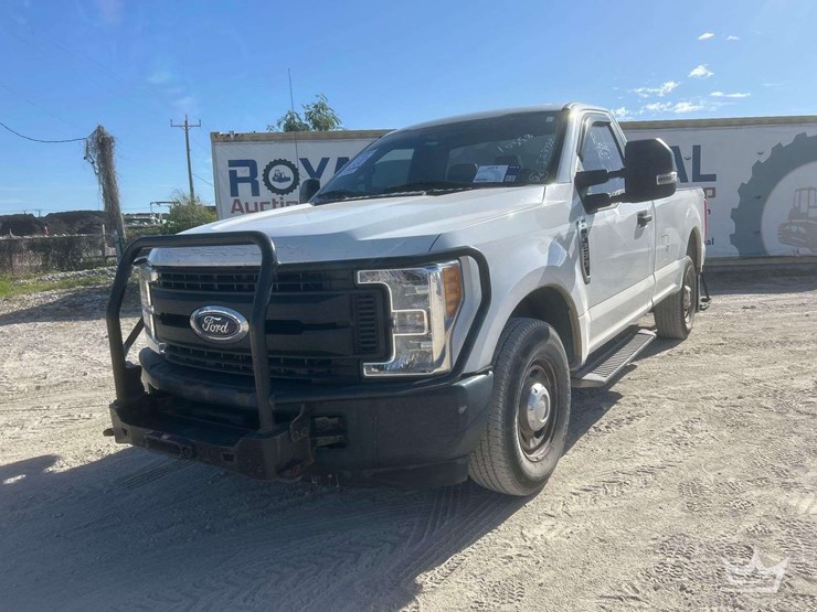 2017-ford-f250-image-2