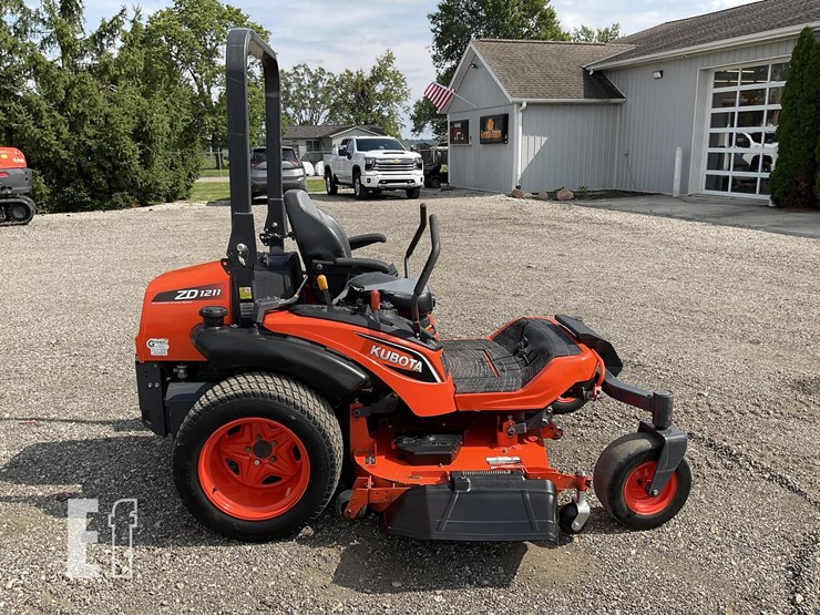 2017-kubota-zd1211-image-6