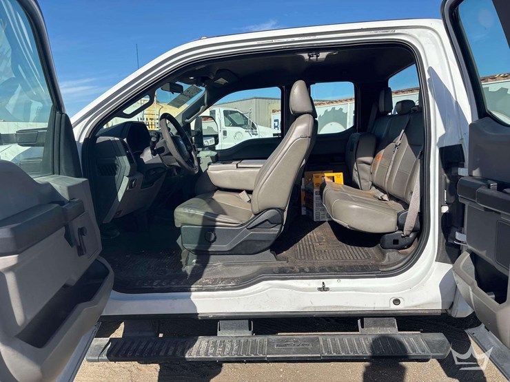 2017-ford-f-350-ext.-cab-pickup-truck-image-16