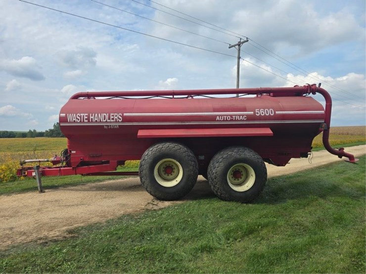 #22-•-2002-j-star-5600-manure-tank-image-2