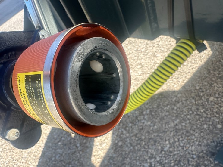 caterpillar-12-image-12