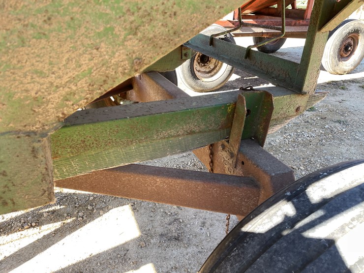 #5929-•-gravity-box-on-running-gear-image-23