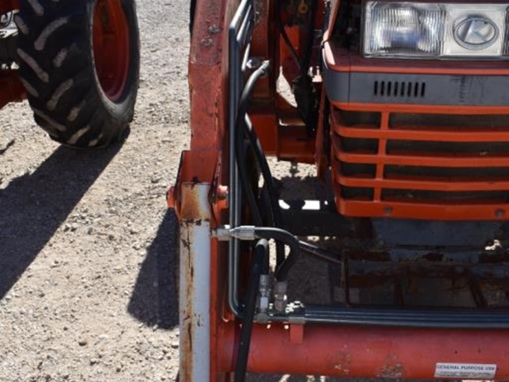 kubota-l4300e-tractor-w/-loader-(serial-#-___857)-(showing-appx-1,247-hours-image-4