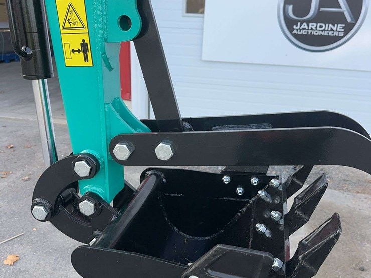 2025-agt-h15z-mini-excavator-image-9