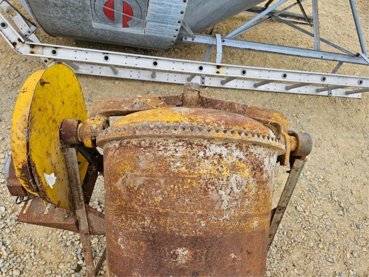 #3610-•-110-volt-concrete-mixer-image-10