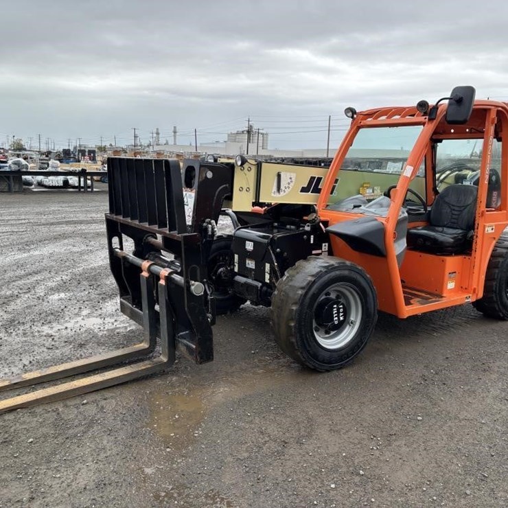 2017 JLG G5-18A