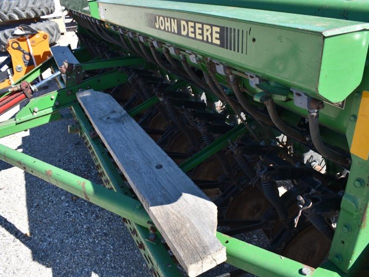 john-deere-450-image-12