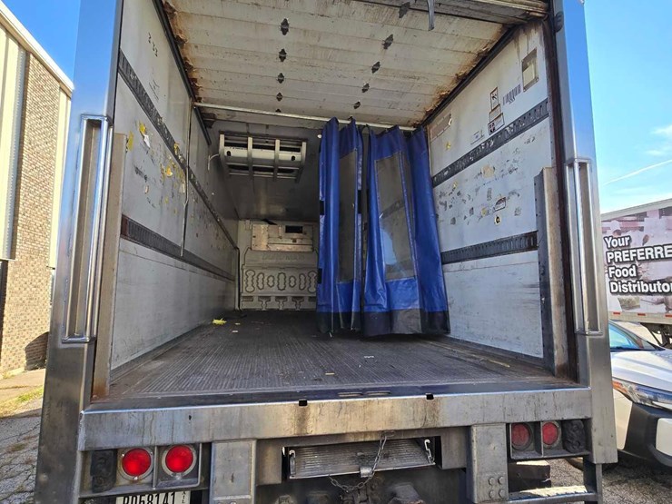 2015-great-dane-trailer-image-3