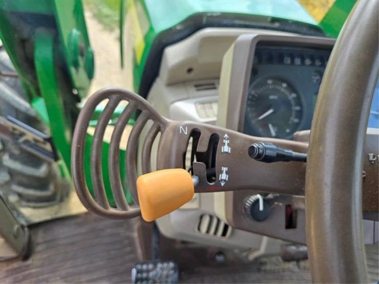 john-deere-7520-image-51