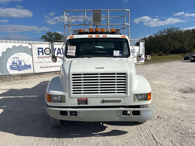 2002-international-4700-image-34