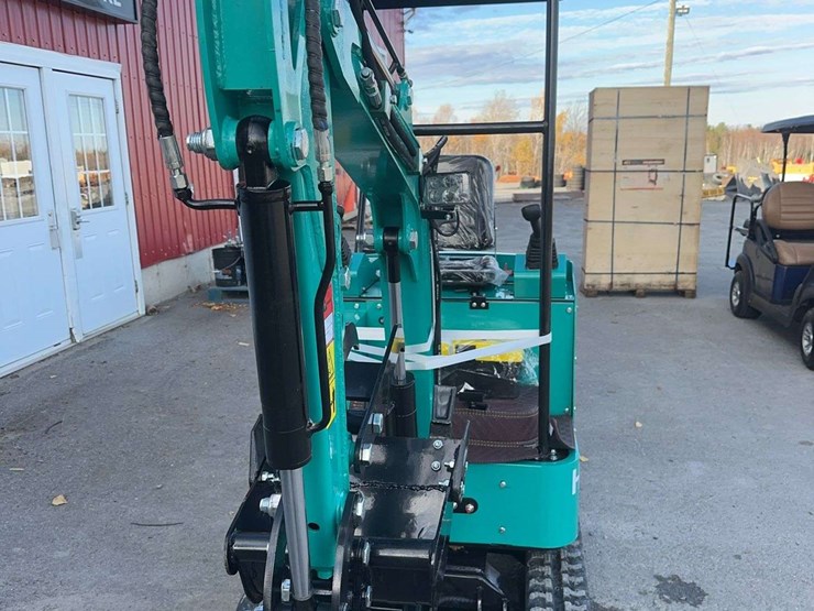 2025-agt-h15z-mini-excavator-image-2