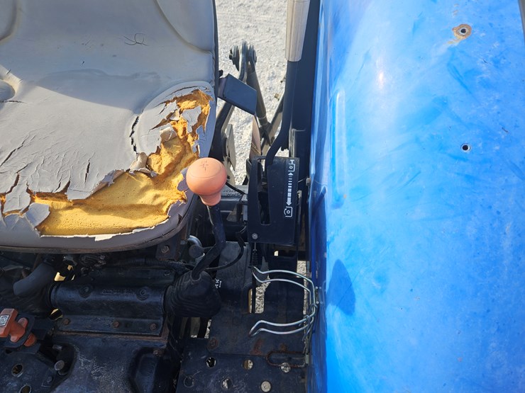 2011-new-holland-workmaster-55-image-9