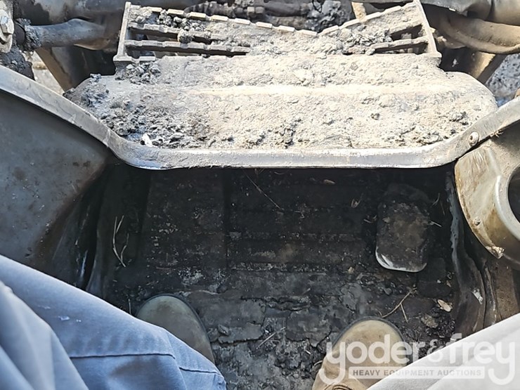 2018-caterpillar-272d2-image-22