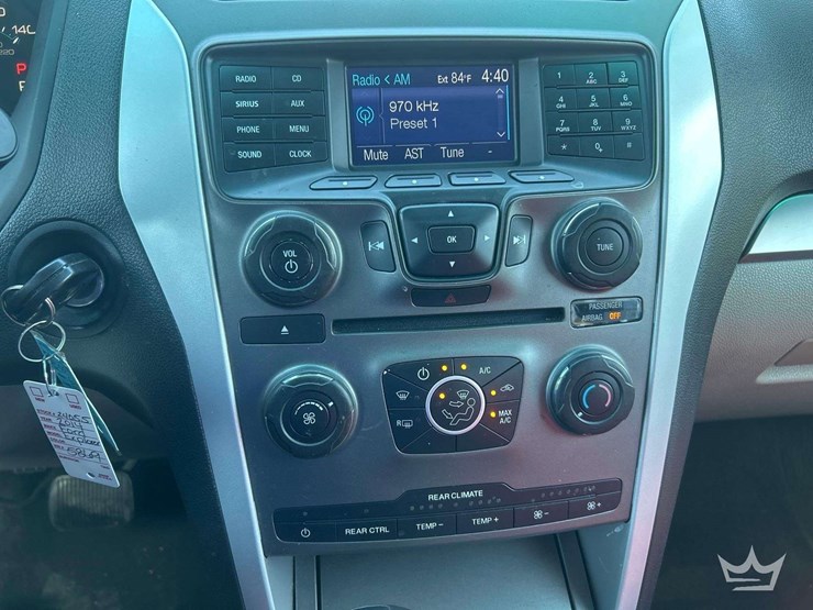 2014-ford-explorer-image-17