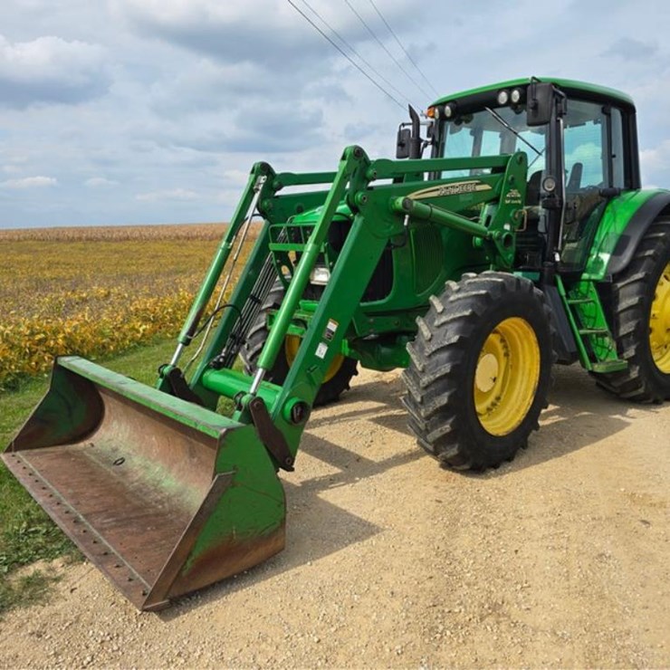 JOHN DEERE 7520