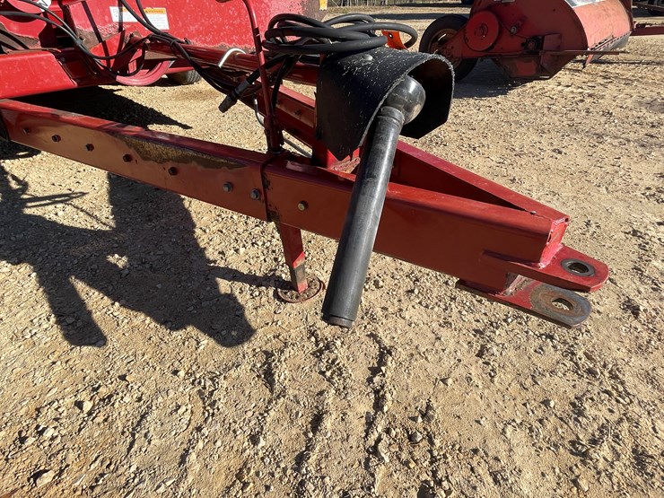 new-holland-195-image-7