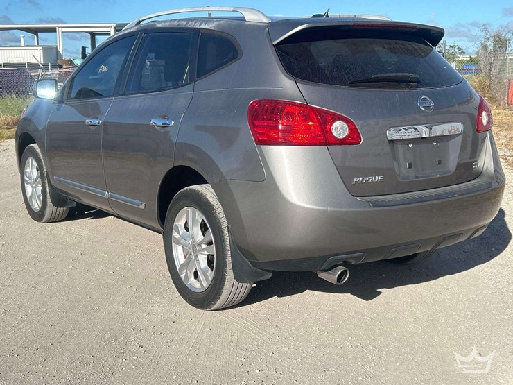 2013-nissan-rouge-suv-image-5