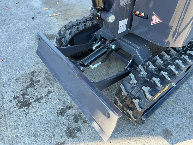 2025-agt-mx12z-mini-excavator-image-10