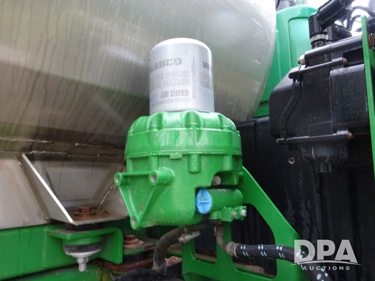 2015-john-deere-r4038-image-86