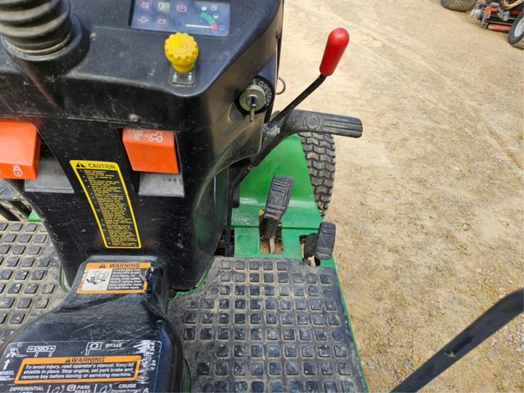 john-deere-4100-image-25