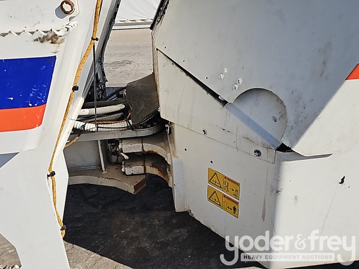 2014-caterpillar-cb54xw-image-13