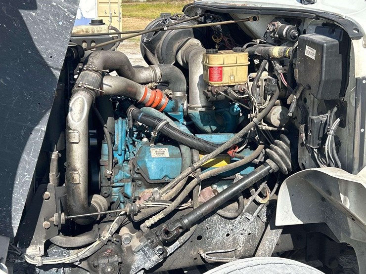 2002-international-4700-image-8