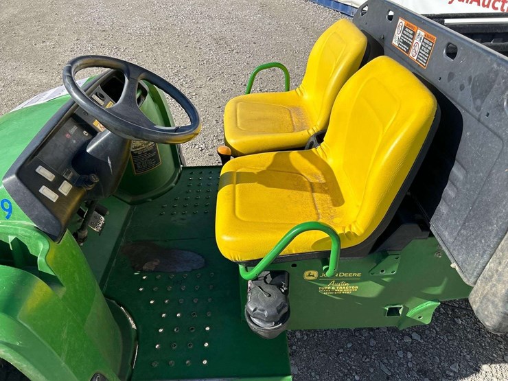 2016-john-deere-gator-image-7