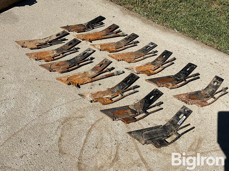 mag-38-anhydrous-knives-image-1