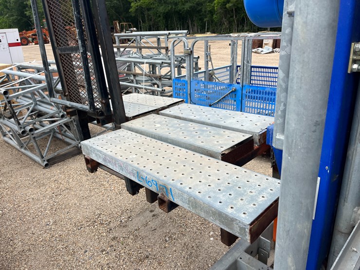 #2788-•-hek-tpm1600sd-electric-mast-climbing-work-platform/material-hoist-image-9