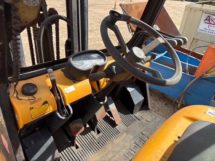 #2600-•-hyundai-hdf30-ii-forklift-|-parts-or-repair-image-6