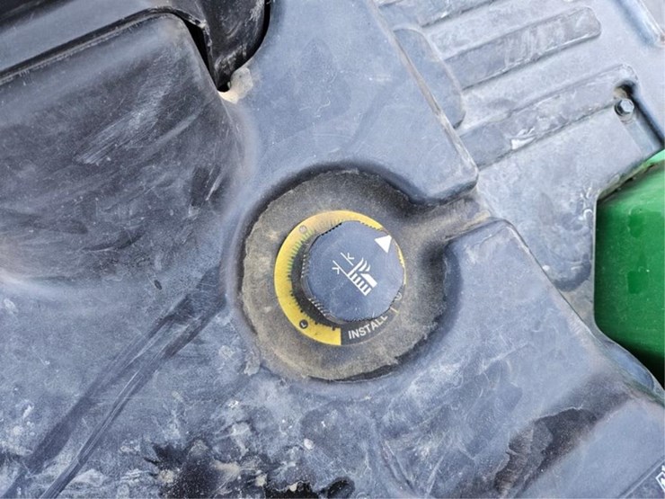 john-deere-2320-image-29