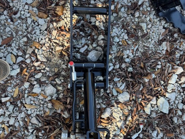 #2001-•-hydraulic-thumb-for-mini-excavator-image-1