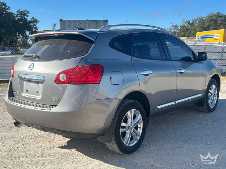 2013-nissan-rouge-suv-image-4