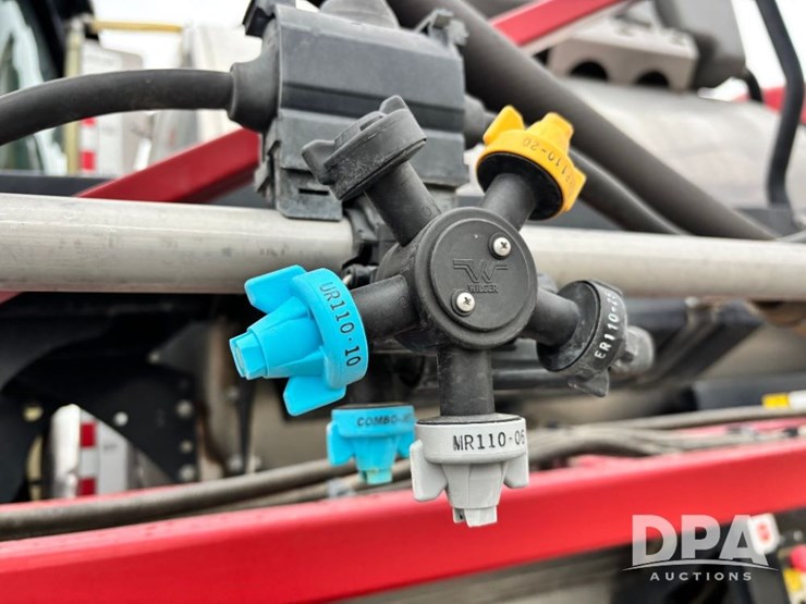 2019-case-ih-patriot-4440-image-37