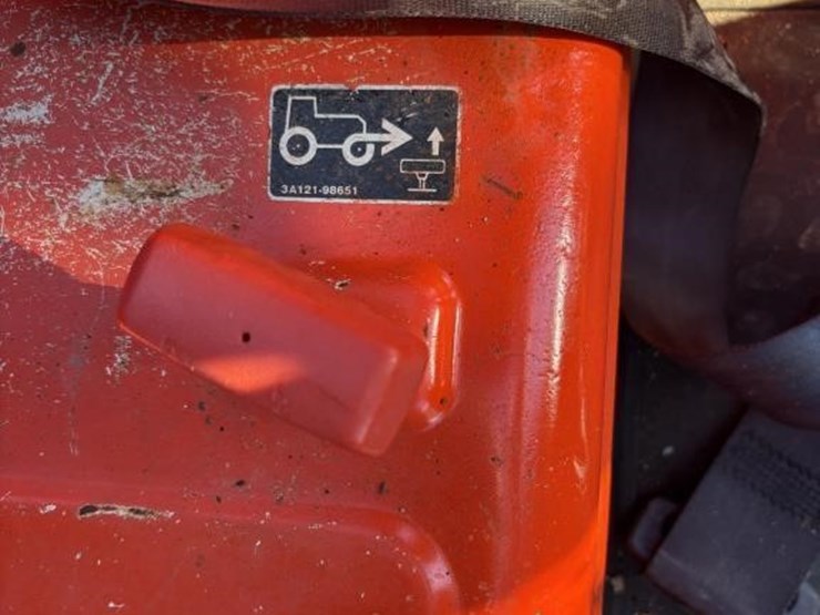 2018-kubota-m5-111d-image-38