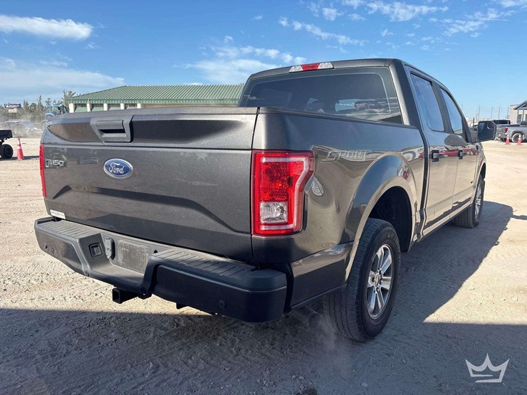 2015-ford-f-150-crew-cab-pickup-truck-image-2