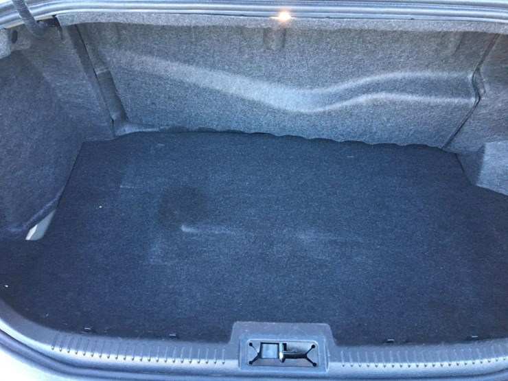 2011-ford-fusion-hybrid-sedan,-image-10