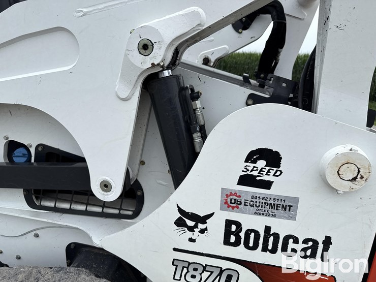 2017-bobcat-t870-image-12