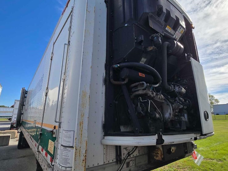 2012-great-dane-trailer-image-2