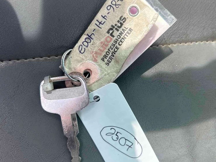 2002-isuzu-npr-image-36