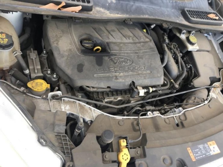 2017-ford-escape-se-image-11