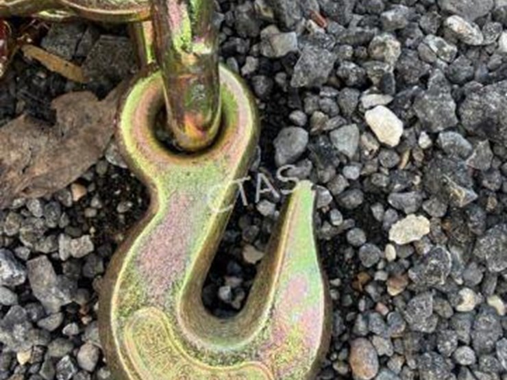 #40-•-(4)-5/16"-20'-chains-&-(2)-5,400-lb-boomers-image-2