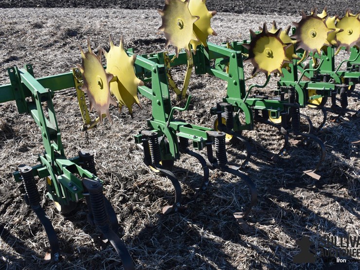 john-deere-825-image-14