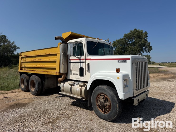 1976-international-f4270-image-3