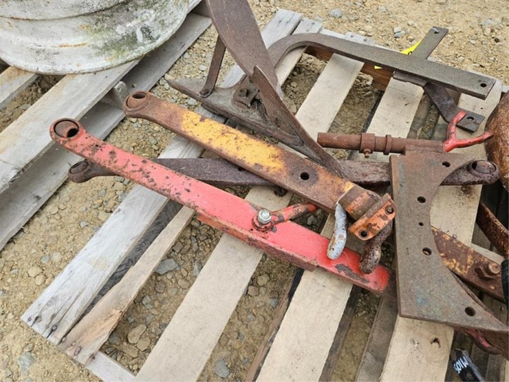 #3127-•-pallet-assorted-parts-image-7