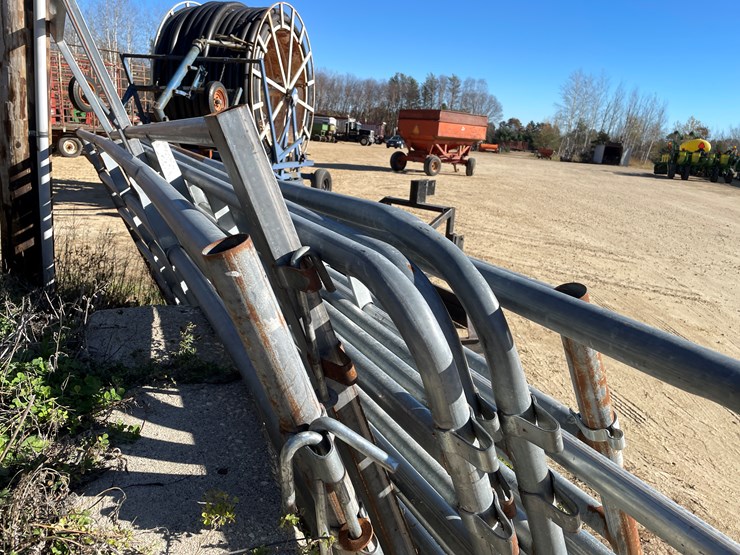 #5924a-•-galvanized-corral-with-walk-through-gate-image-6