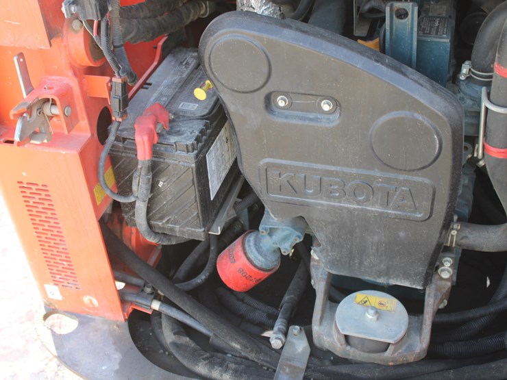 kubota-ssv65-image-12