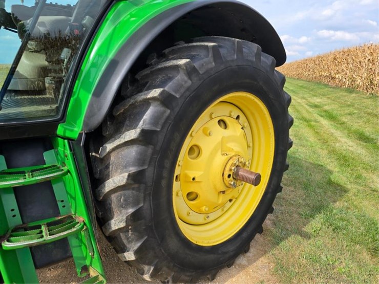 john-deere-7520-image-32