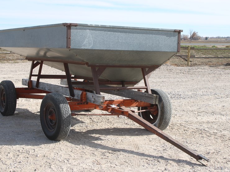 new-holland-180-image-7