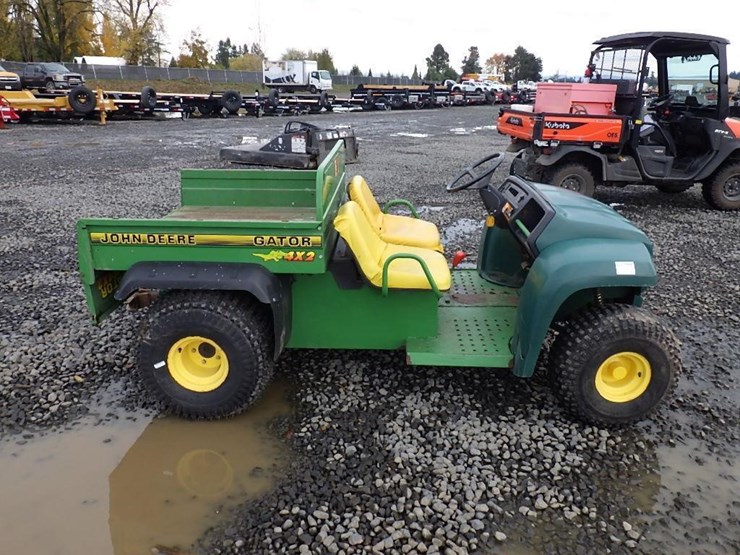 john-deere-gator-image-4